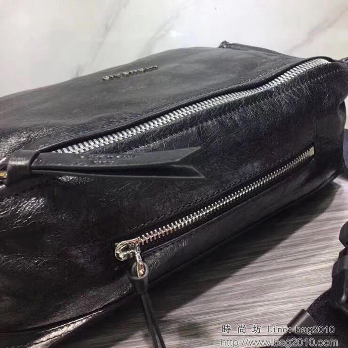GlVENCHY紀梵希 新款雙拉鏈 全皮 斜挎胸包 單肩包  tsg1247